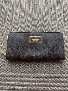 Michael Kors Jet Set Travel Continental Wallet in a brown